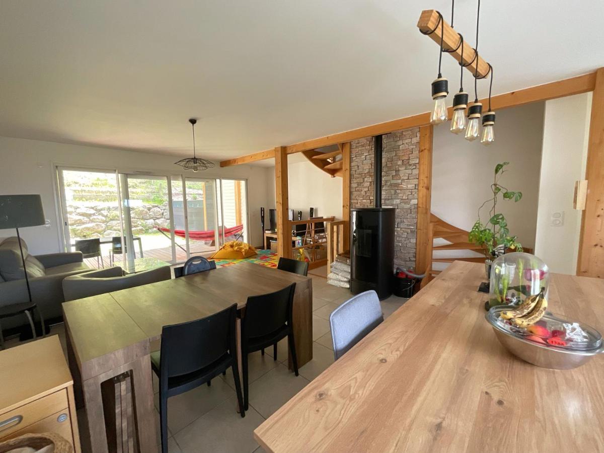 Maison Familiale Vue Lac Avec Jardin - A 10Mn Du Lac Et Stations De Ski Apartment Publier Exterior foto